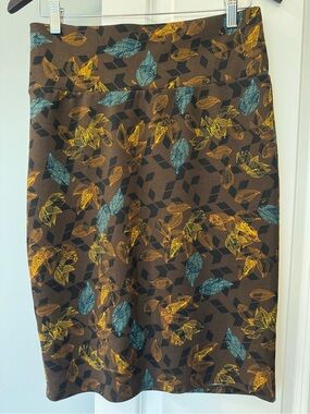 EUC LuLaRoe Brown Fall Leaves Cassie Pencil Skirt Size Medium